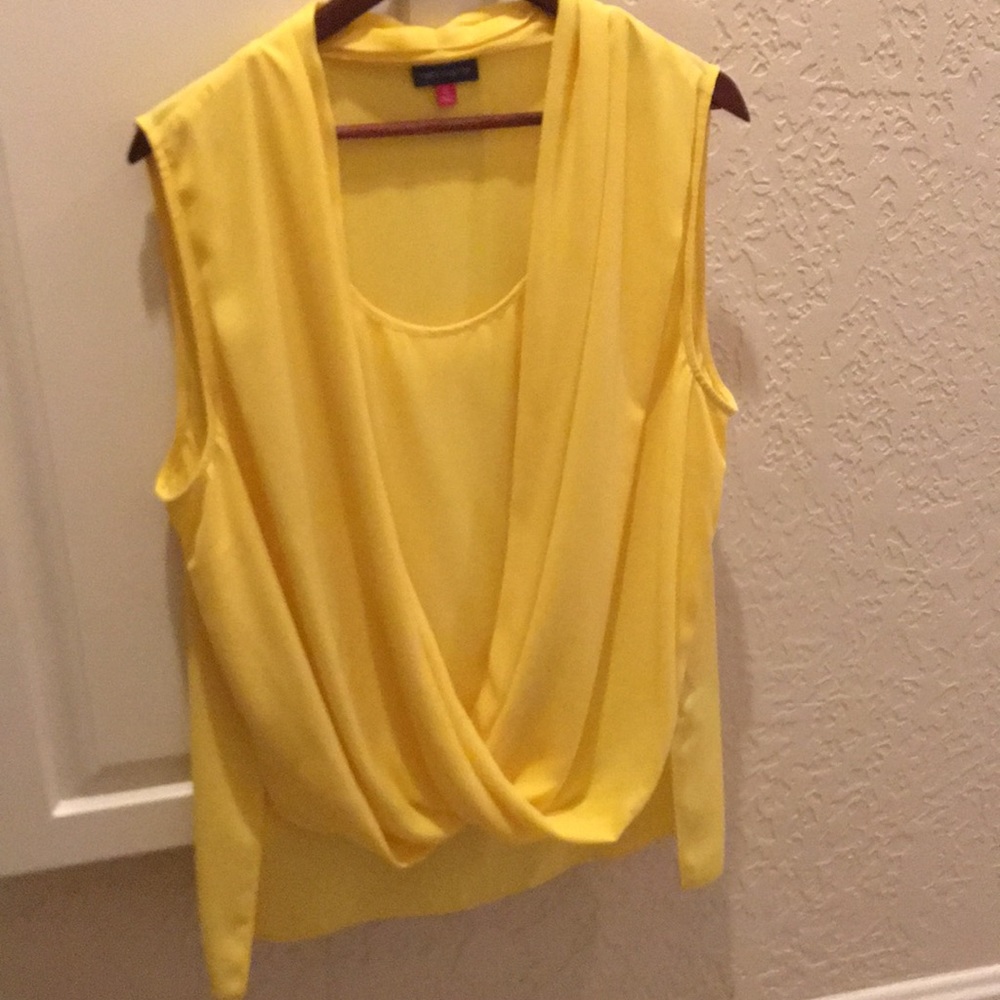 Sleeveless drape shirt yellow